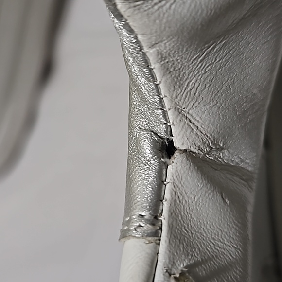 Ed Parrish white trainers. - Picture 8 of 8